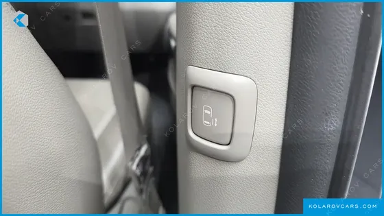 KIA CARNIVAL 9-SEATER PRESTIGE