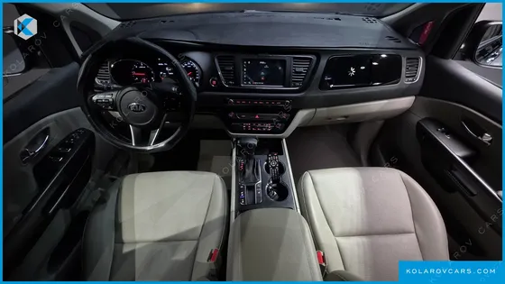 KIA CARNIVAL 9-SEATER LUXURY