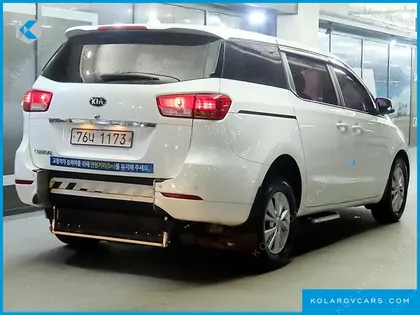 KIA CARNIVAL 6-SEATER WHEELCHAIR LIFT