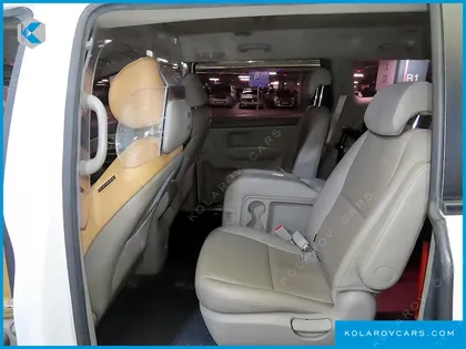 KIA CARNIVAL 6-SEATER WHEELCHAIR LIFT