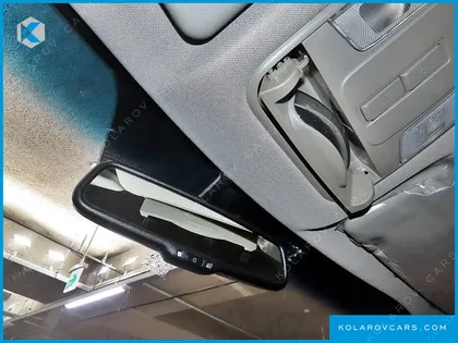 KIA CARNIVAL 6-SEATER WHEELCHAIR LIFT