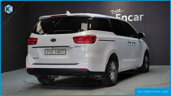 KIA CARNIVAL 11-SEATER DELUXE