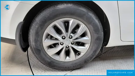 KIA CARNIVAL 11-SEATER DELUXE
