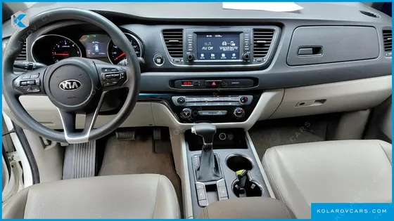 KIA CARNIVAL 11-SEATER DELUXE