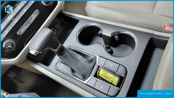 KIA CARNIVAL 11-SEATER DELUXE