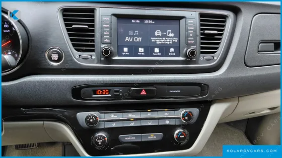 KIA CARNIVAL 11-SEATER DELUXE