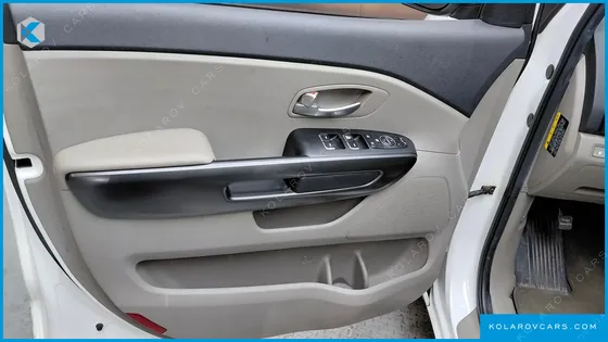KIA CARNIVAL 11-SEATER DELUXE