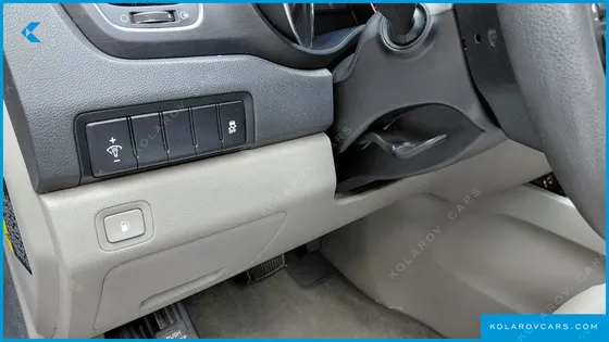 KIA CARNIVAL 11-SEATER DELUXE
