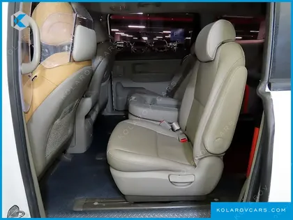 KIA CARNIVAL 6-SEATER WHEELCHAIR LIFT