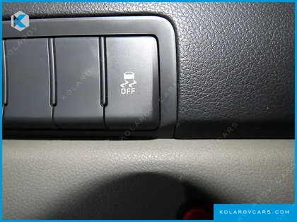 KIA CARNIVAL 6-SEATER WHEELCHAIR LIFT