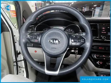 KIA CARNIVAL 6-SEATER WHEELCHAIR LIFT