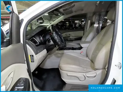 KIA CARNIVAL 6-SEATER WHEELCHAIR LIFT