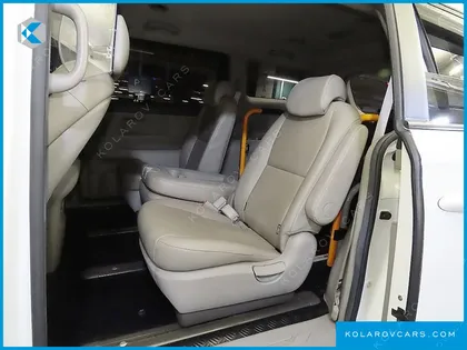KIA CARNIVAL 6-SEATER WHEELCHAIR LIFT