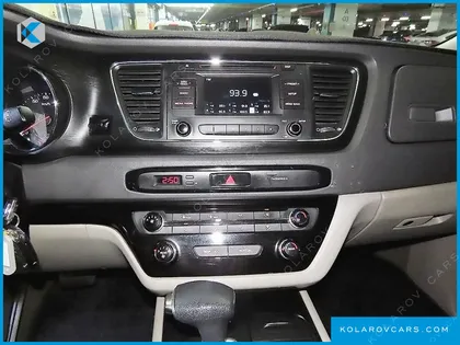 KIA CARNIVAL 6-SEATER WHEELCHAIR LIFT