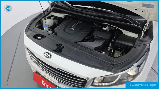KIA CARNIVAL GASOLINE 9-SEATER NOBLESSE