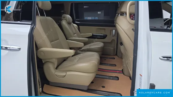 KIA CARNIVAL GASOLINE 9-SEATER NOBLESSE