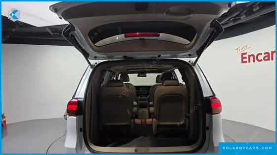 KIA CARNIVAL GASOLINE 9-SEATER NOBLESSE