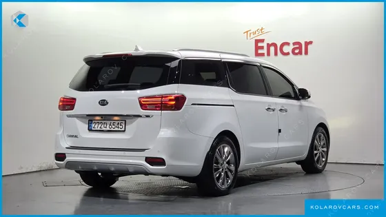 KIA CARNIVAL GASOLINE 9-SEATER NOBLESSE SPECIAL