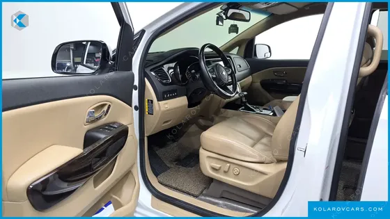 KIA CARNIVAL GASOLINE 9-SEATER NOBLESSE SPECIAL