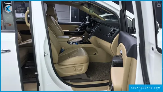 KIA CARNIVAL GASOLINE 9-SEATER NOBLESSE SPECIAL