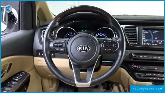 KIA CARNIVAL GASOLINE 9-SEATER NOBLESSE SPECIAL