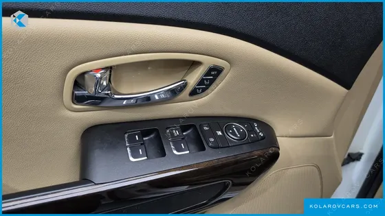 KIA CARNIVAL GASOLINE 9-SEATER NOBLESSE SPECIAL