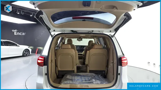 KIA CARNIVAL GASOLINE 9-SEATER NOBLESSE SPECIAL