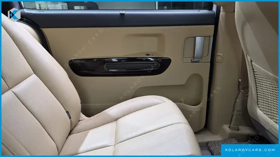 KIA CARNIVAL GASOLINE 9-SEATER NOBLESSE SPECIAL