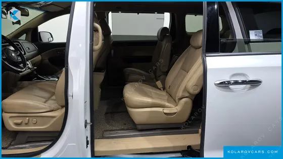 KIA CARNIVAL GASOLINE 9-SEATER NOBLESSE SPECIAL