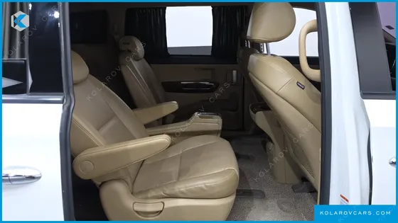 KIA CARNIVAL 9-SEATER HI-LIMOUSINE