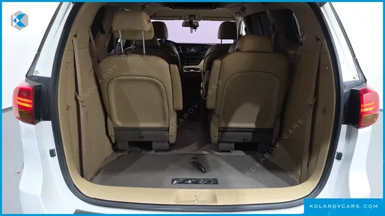 KIA CARNIVAL 9-SEATER HI-LIMOUSINE