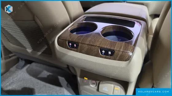 KIA CARNIVAL 9-SEATER HI-LIMOUSINE