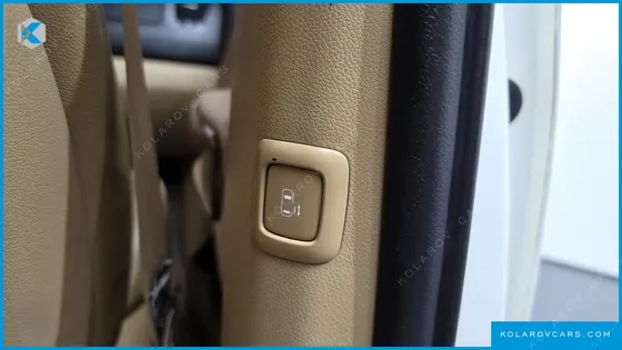 KIA CARNIVAL 9-SEATER HI-LIMOUSINE