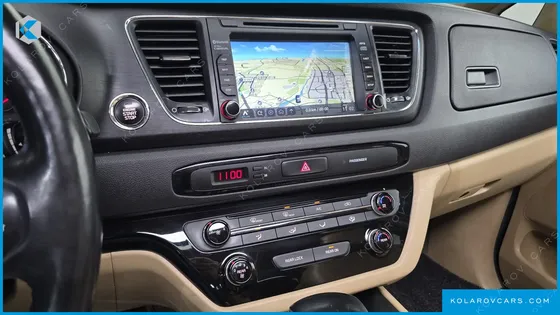KIA CARNIVAL 9-SEATER LUXURY