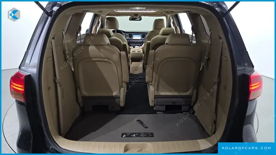 KIA CARNIVAL 9-SEATER LUXURY