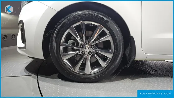 KIA CARNIVAL 9-SEATER NOBLESSE SPECIAL