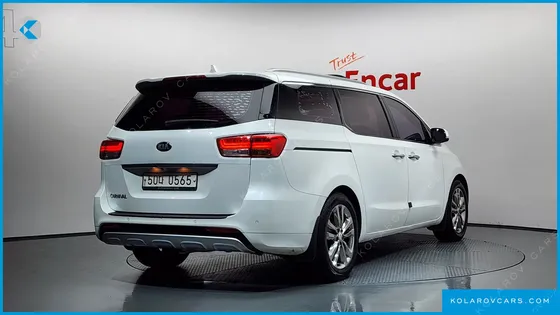 KIA CARNIVAL 9-SEATER PRESTIGE