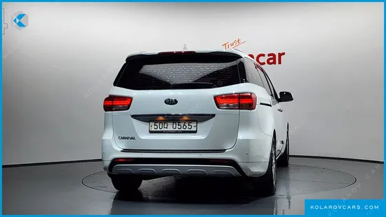 KIA CARNIVAL 9-SEATER PRESTIGE