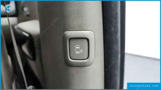 KIA CARNIVAL 9-SEATER PRESTIGE