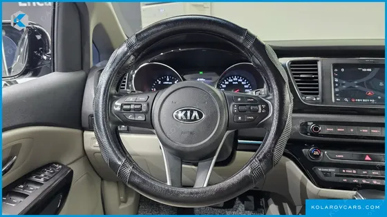 KIA CARNIVAL 9-SEATER PRSTIGE