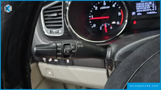 KIA CARNIVAL 9-SEATER PRSTIGE