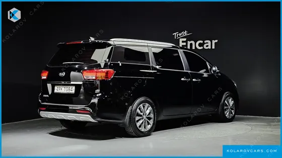 KIA CARNIVAL 9-SEATER LUXURY