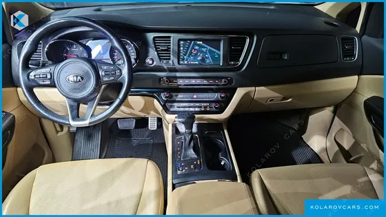 KIA CARNIVAL 9-SEATER LUXURY