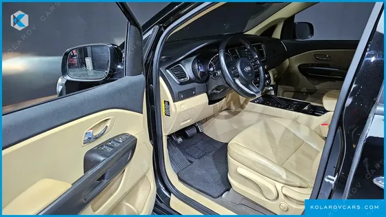 KIA CARNIVAL 9-SEATER LUXURY