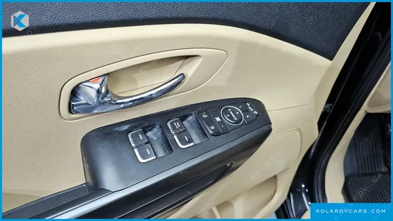 KIA CARNIVAL 9-SEATER LUXURY