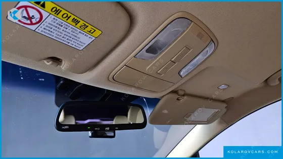KIA CARNIVAL 9-SEATER LUXURY