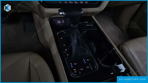 KIA CARNIVAL 9-SEATER NOBLESSE