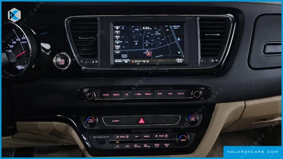 KIA CARNIVAL 9-SEATER NOBLESSE