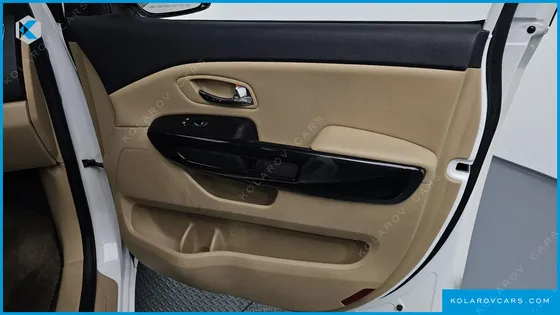 KIA CARNIVAL 9-SEATER NOBLESSE