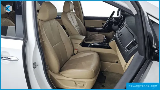KIA CARNIVAL 9-SEATER NOBLESSE